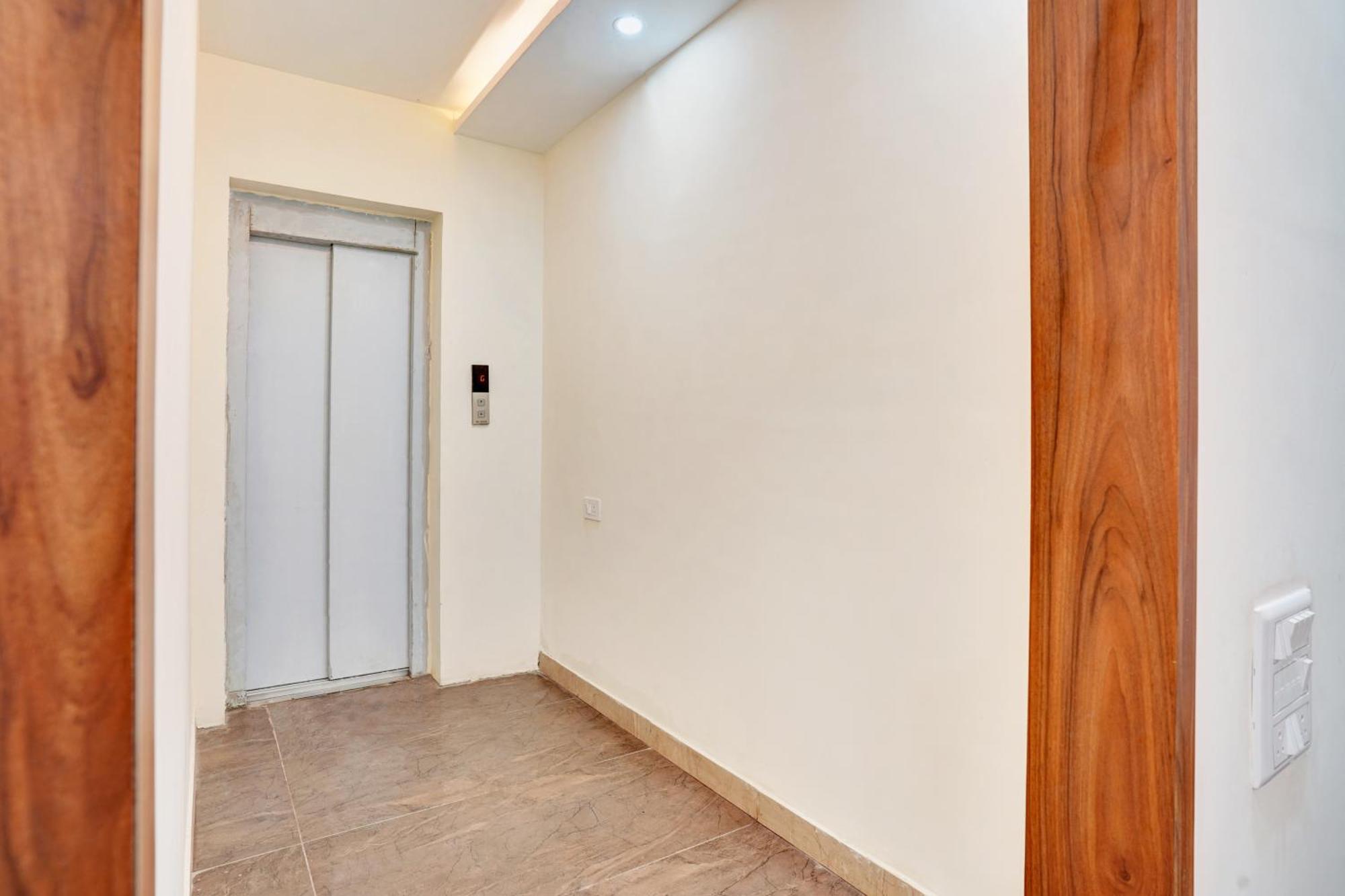 Hotel O Gayathri Metro Deluxe Bangalore Eksteriør bilde